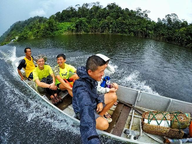 Boat ride at Bengoh Lake